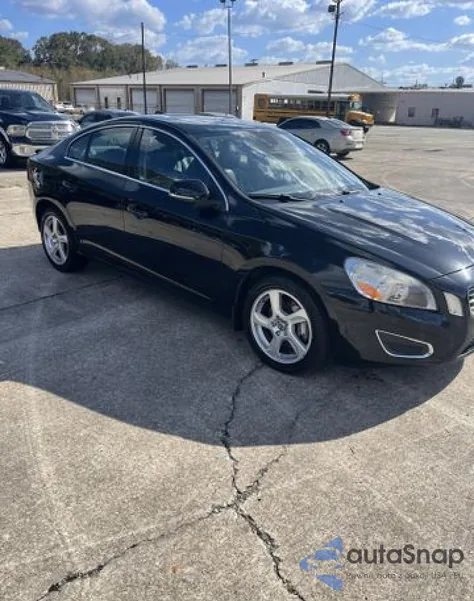 2012 Volvo S60 T5 z USA, uszkodzony, nr VIN YV1622FS2C2116540